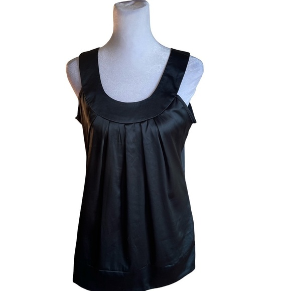 H&M Sleeveless Gorgeous Top Color - Picture 1 of 3